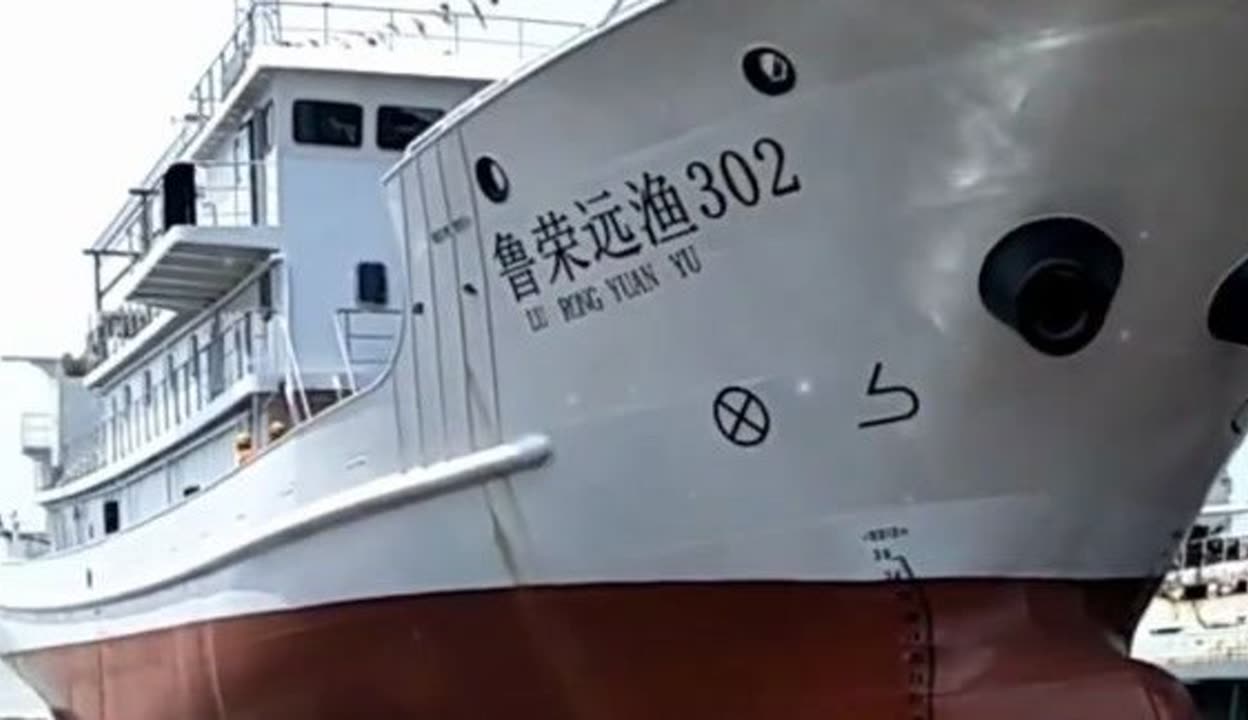 賀“魯榮遠漁302”船氣囊上排下水吉水接水順利#氣囊下水#船舶下水#船用氣囊#魯榮遠漁302