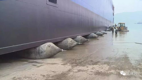 多圖曝光143米“河牛”下水，場(chǎng)面霸氣！船舶上排下水氣囊顯神威